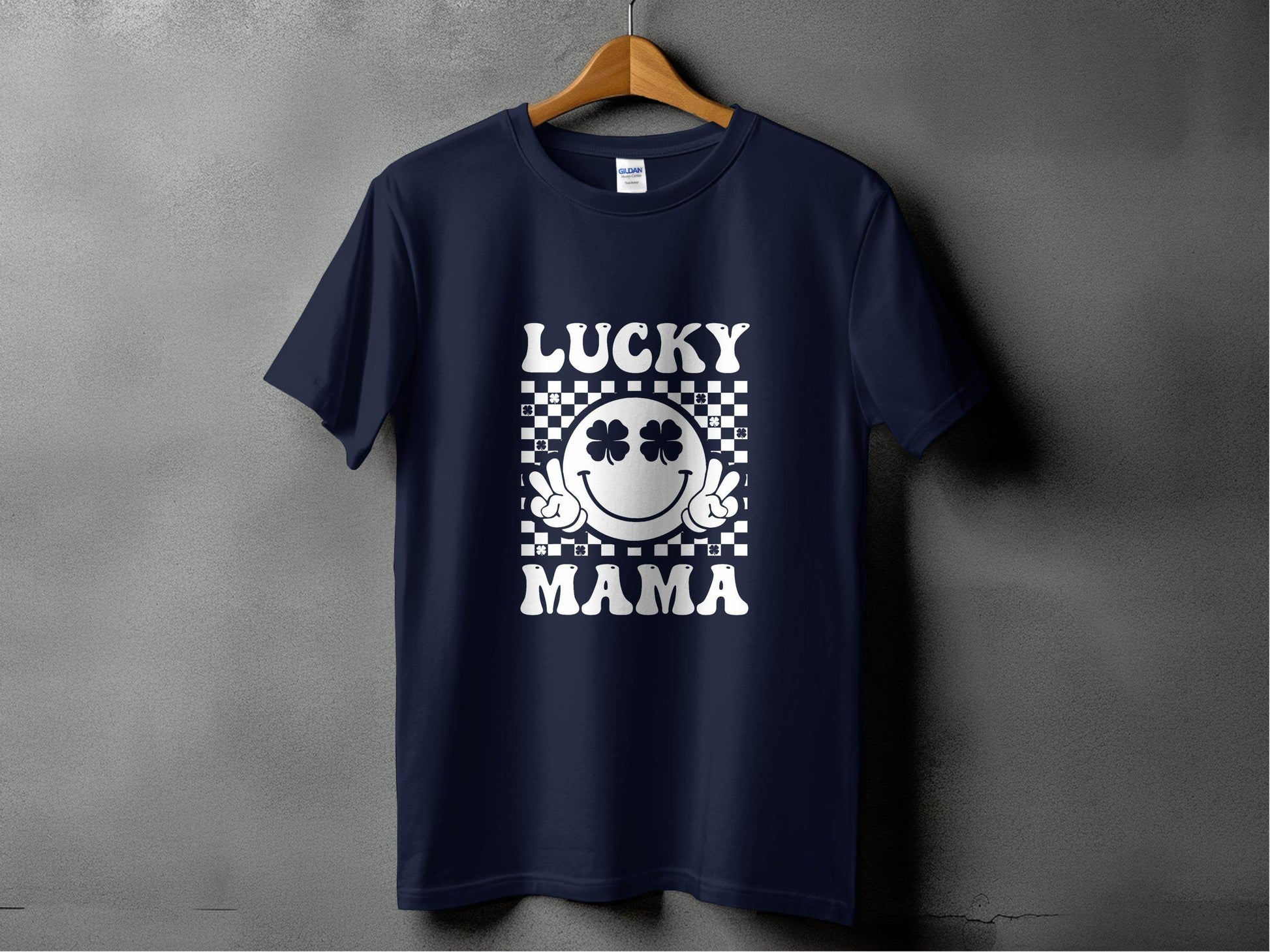 Lucky Mama St Patricks Day Design Smiley Face T-Shirt - Design & Vybe