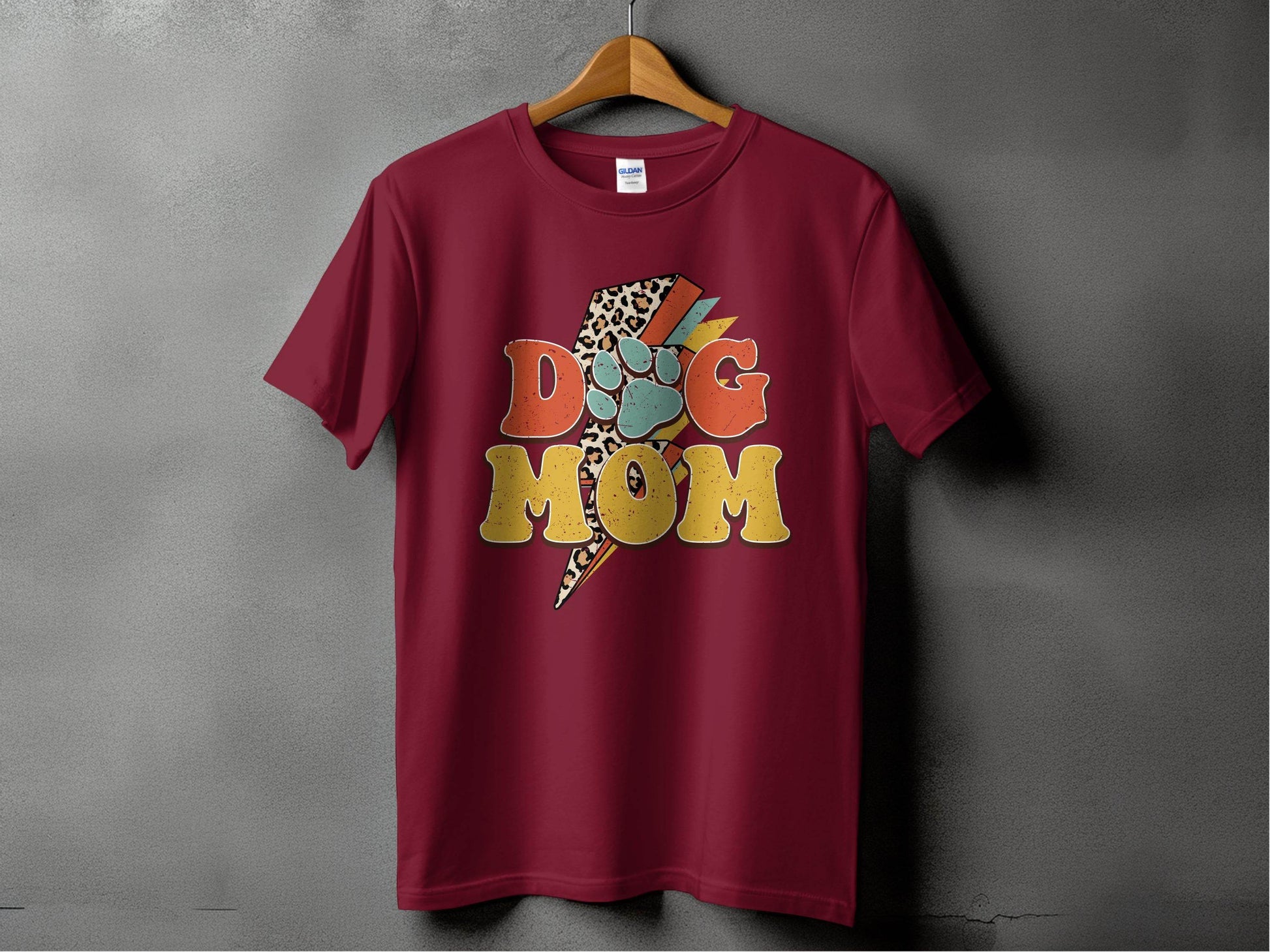 Retro Leopard Dog Mom Paw Print Design Great Gift T-Shirt - Design & Vybe
