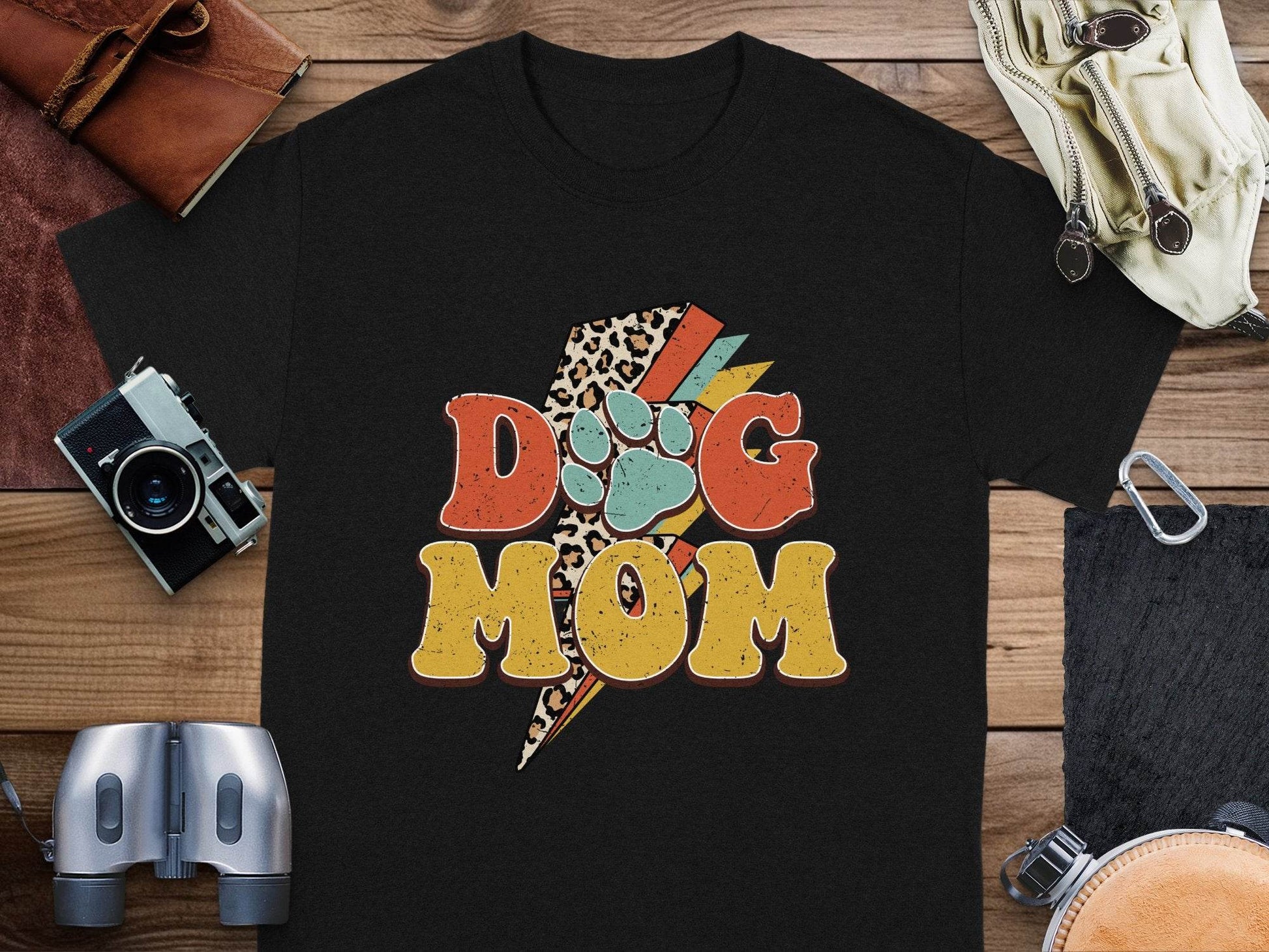 Retro Leopard Dog Mom Paw Print Design Great Gift T-Shirt - Design & Vybe