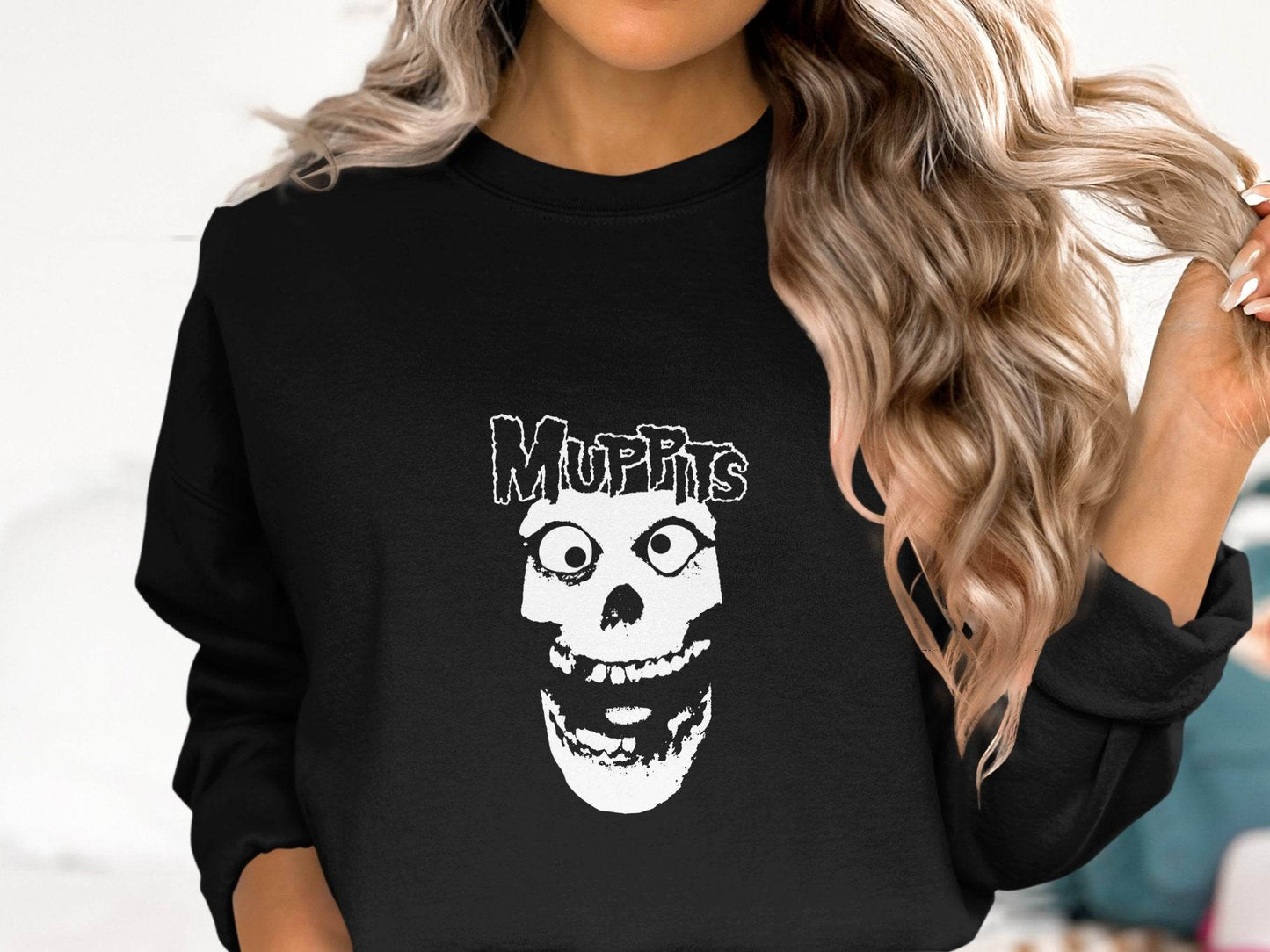 Muppits Skull Head Graphic Art in Black and White Sweater - Design & Vybe