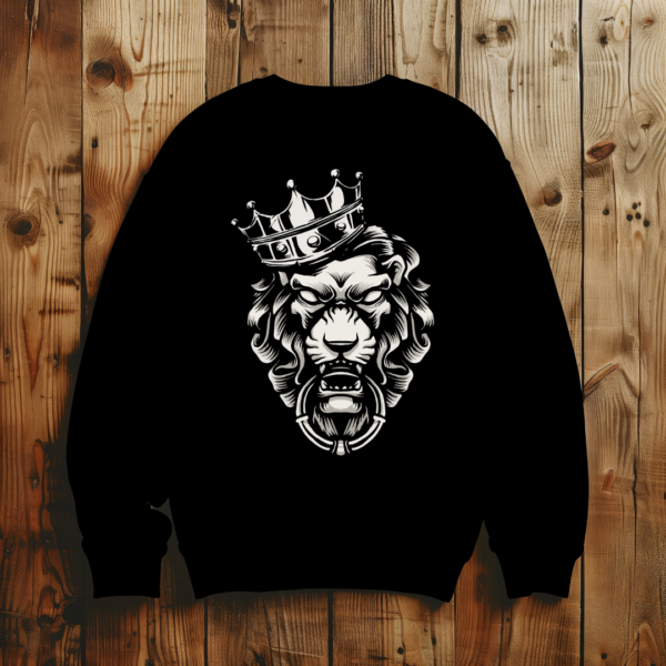 Lion with crown T-shirt - Image 5