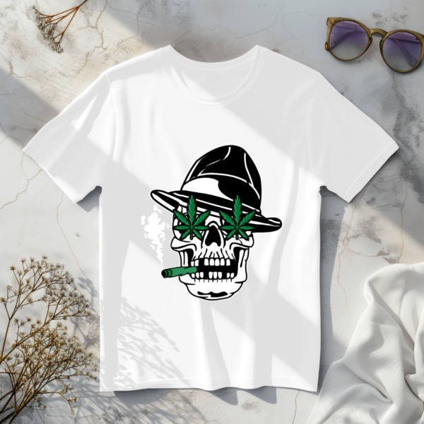 Skull smoking weed Whit t-shirt